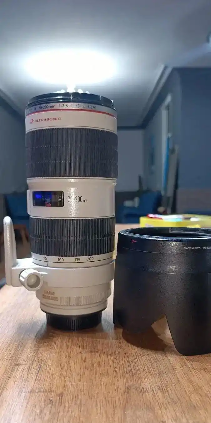 لنز ۷۰ـ۲۰۰ دست دو