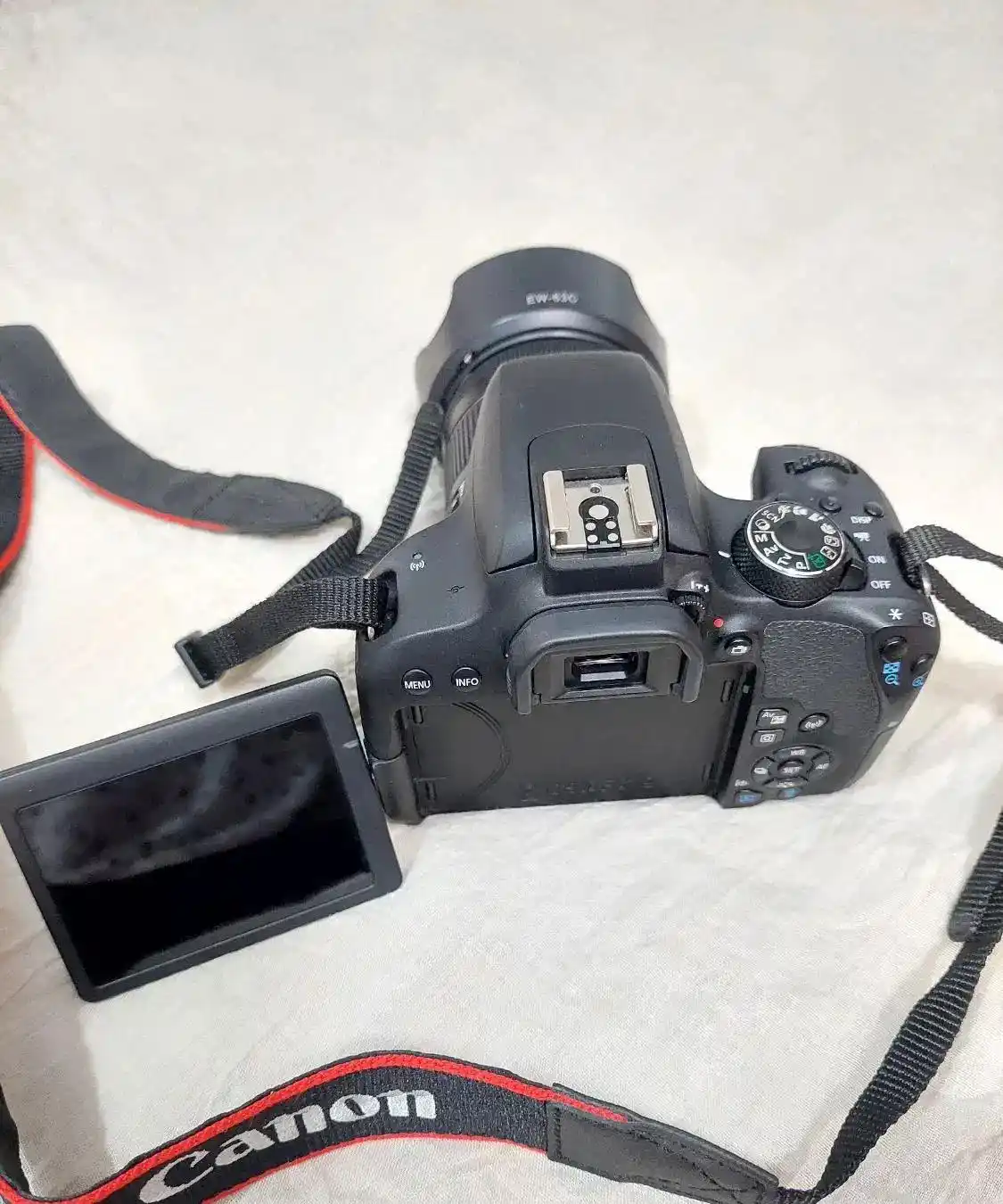 دوربین کنون Canon 800d دست دو