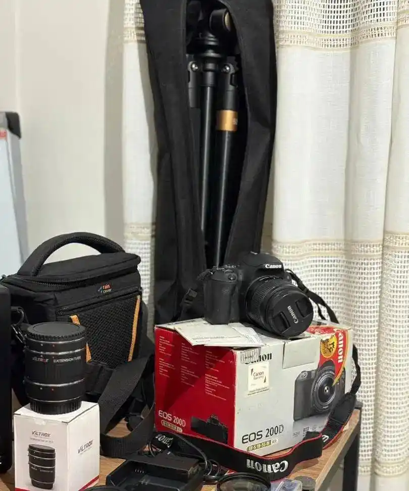 Canon EOS 200D + لنز 18-55mm دست دو