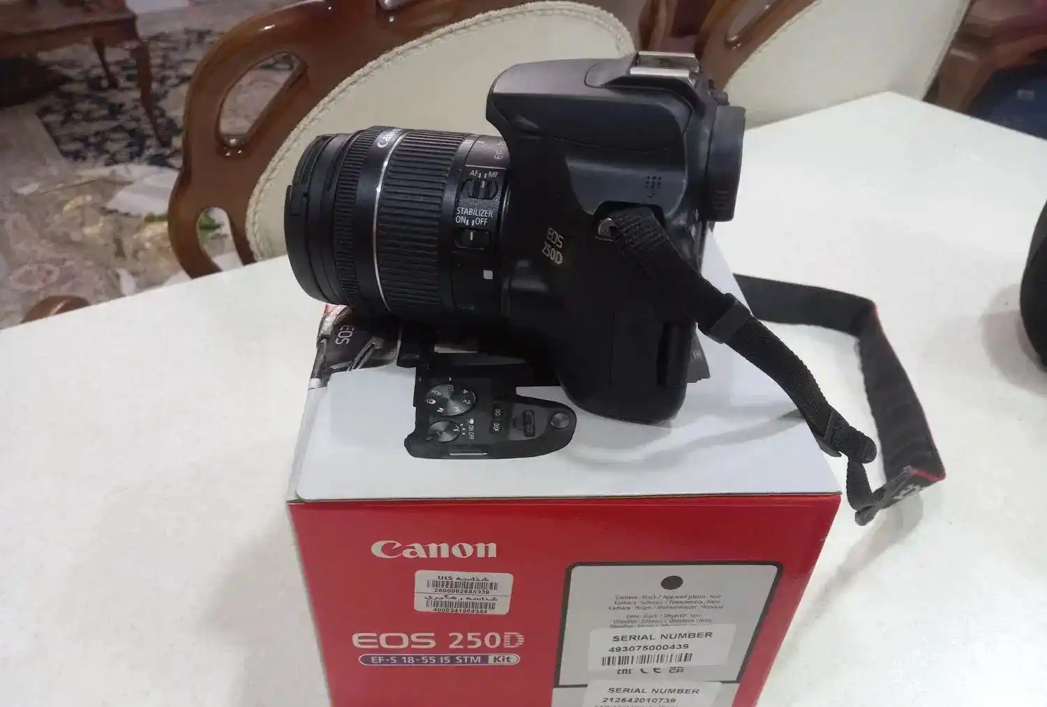 دوربین Canon 250D دست دو
