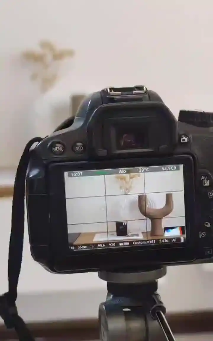 دوربین Canon 650D با لنز 15-85 دست دو