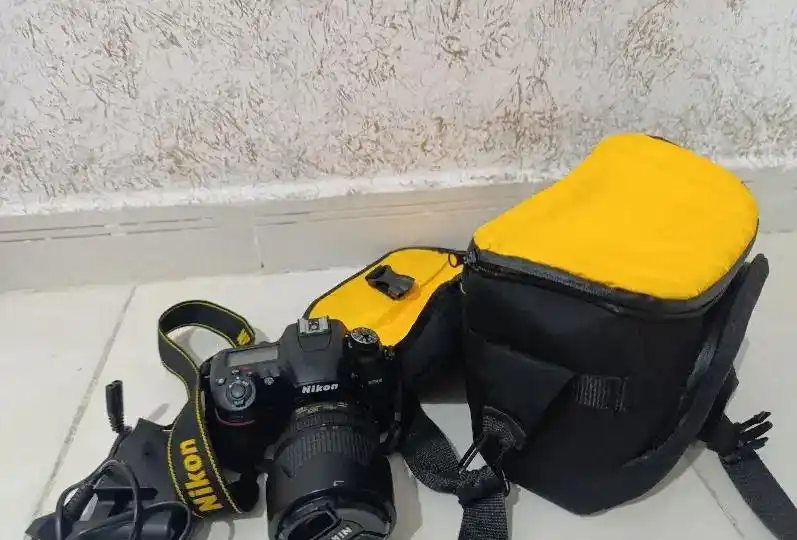 دوربین عکاسی Nikon d7500 قیمت مناسب دست دو
