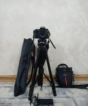 دوربین کانن 760d به همراه لنز 50mm f1.8 دست دوم