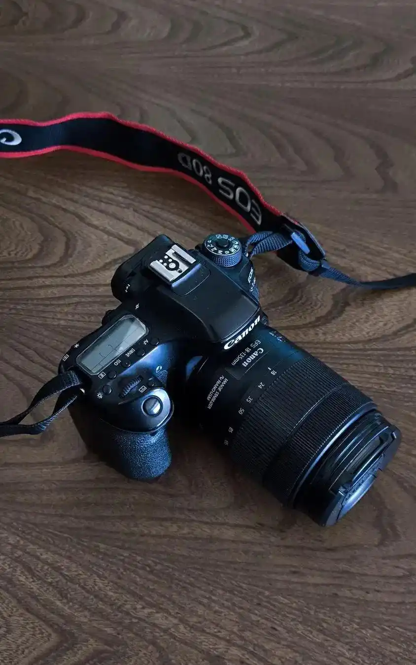 canon 80D +lens 18-135mm دست دو