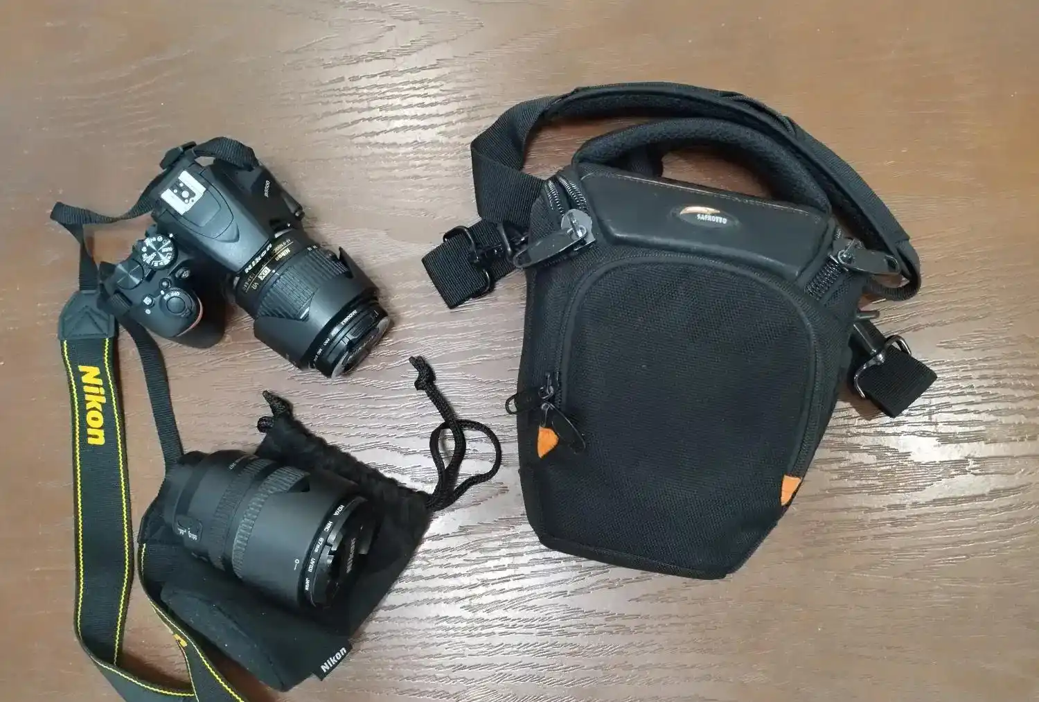 دوربین نیکون d3500 دست دو