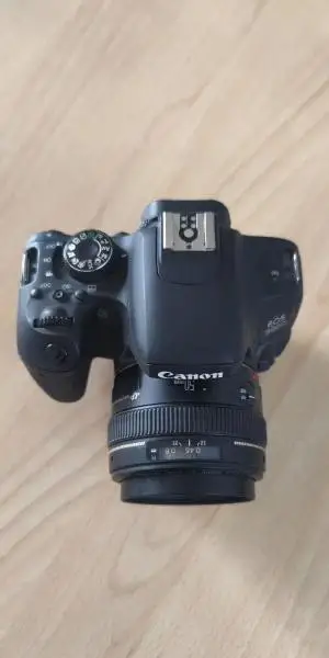 دوربین کنون800d دست دوم