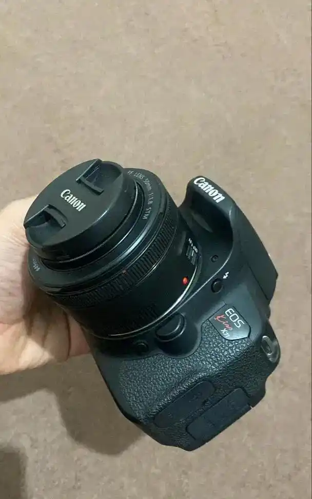 Canon x7i یا همان 700 دست دو
