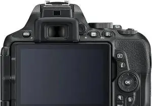 Nikon D5600 و لنز 18-140mm تمیز و درحد نو دست دوم