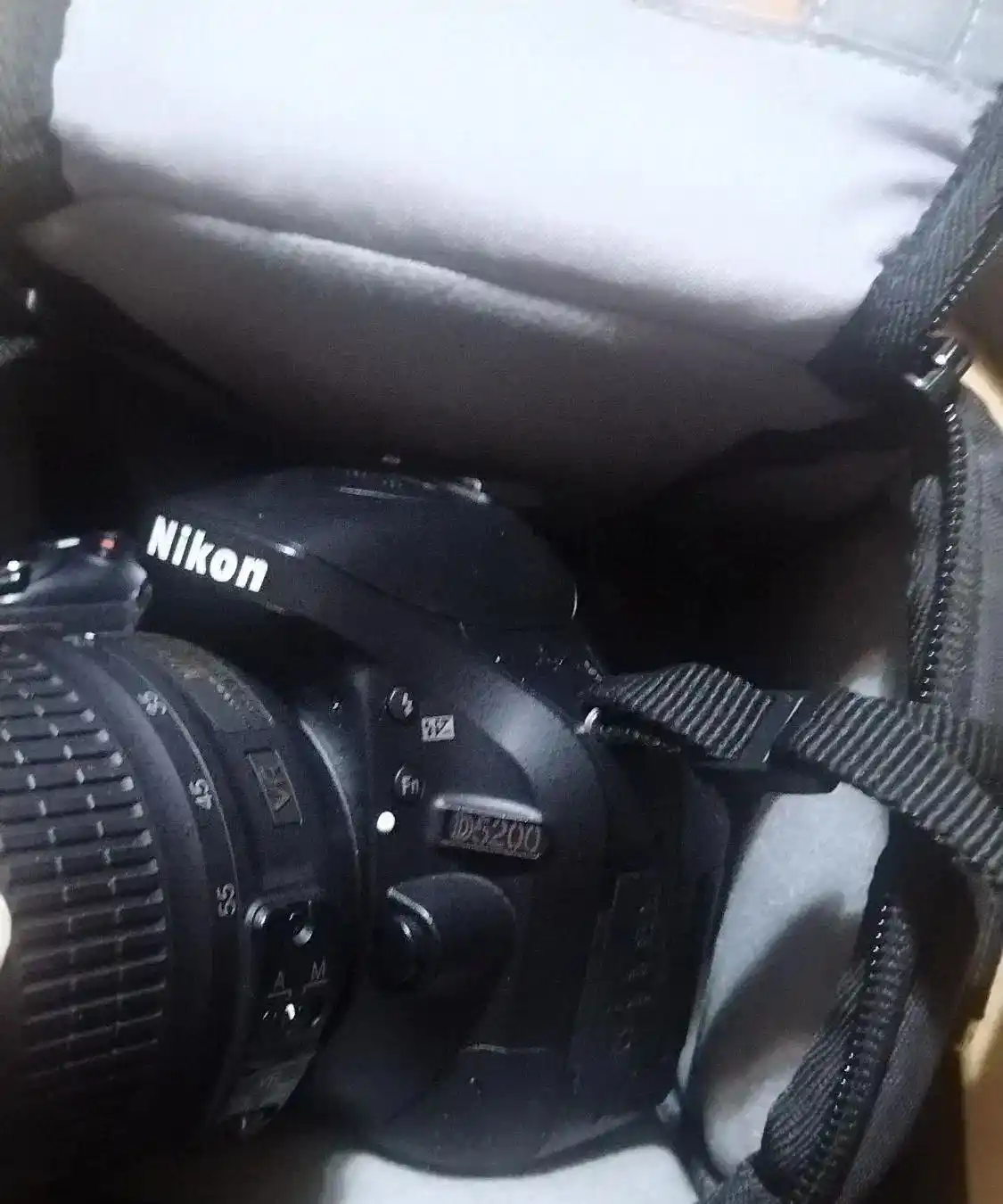دوربین نیکون 5200 دست دو