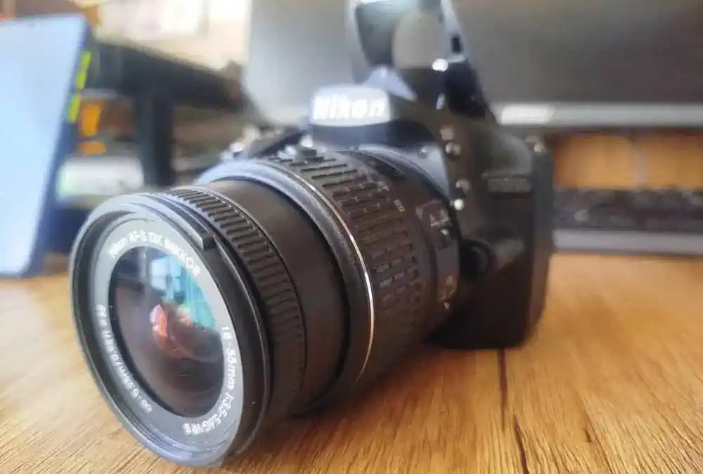 دوربین NikonمدلD3200 دست دو