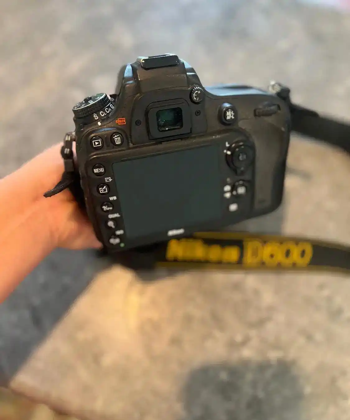 دوربین نیکون D600 دست دو