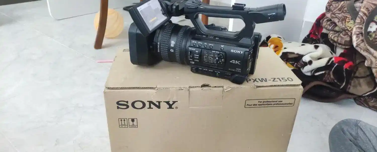 دوربین فیلم برداری z150 دست دو