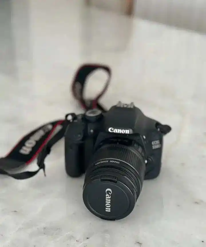 دوربین کنون d550 دست دو