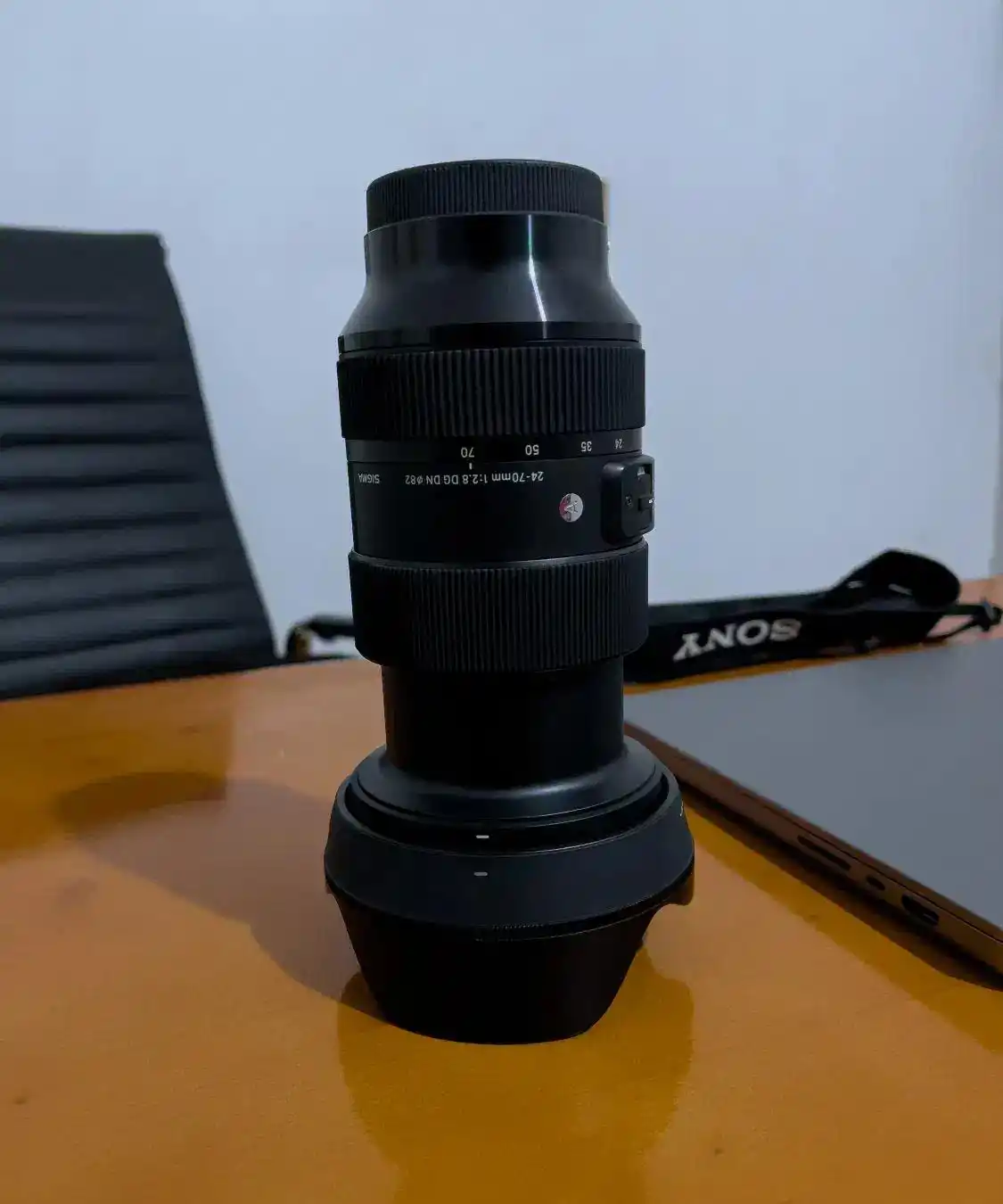 لنز سونی 70-24 f2.8 sigma خیلی تمیز دست دو