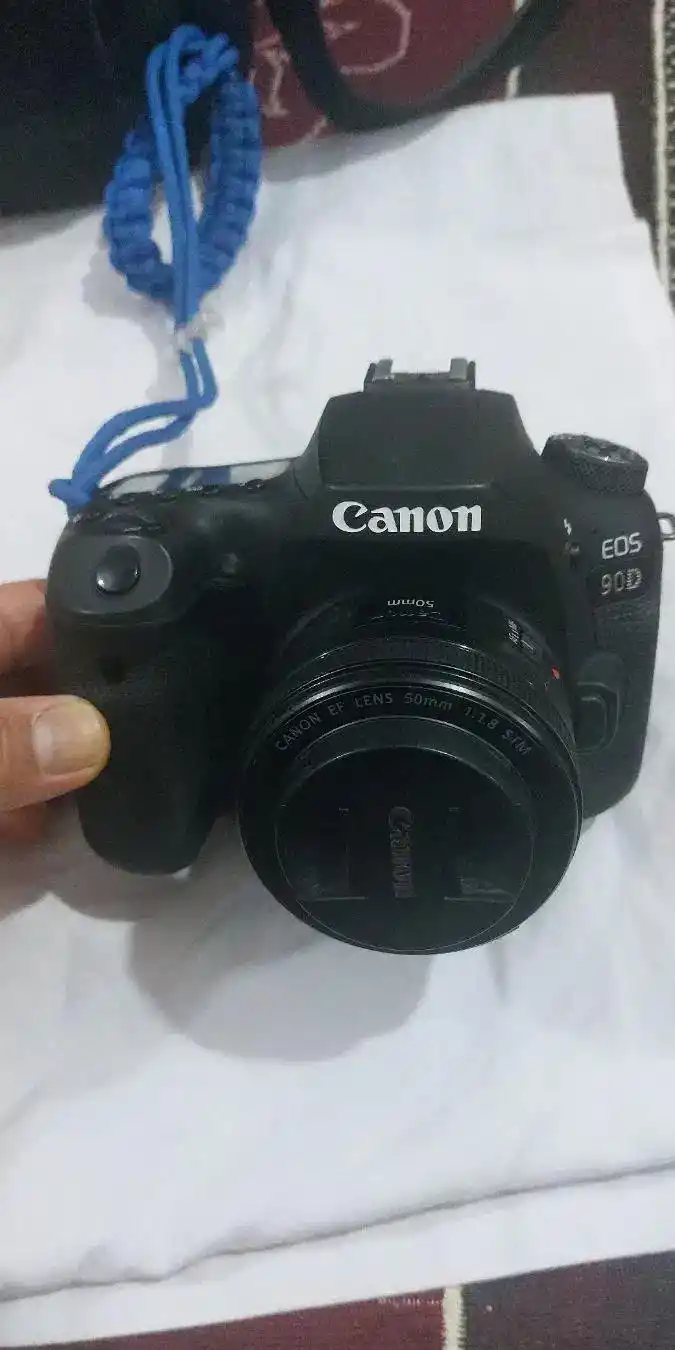 دوربین عکاسی 90Dبا لنز 50f1.8 دست دو