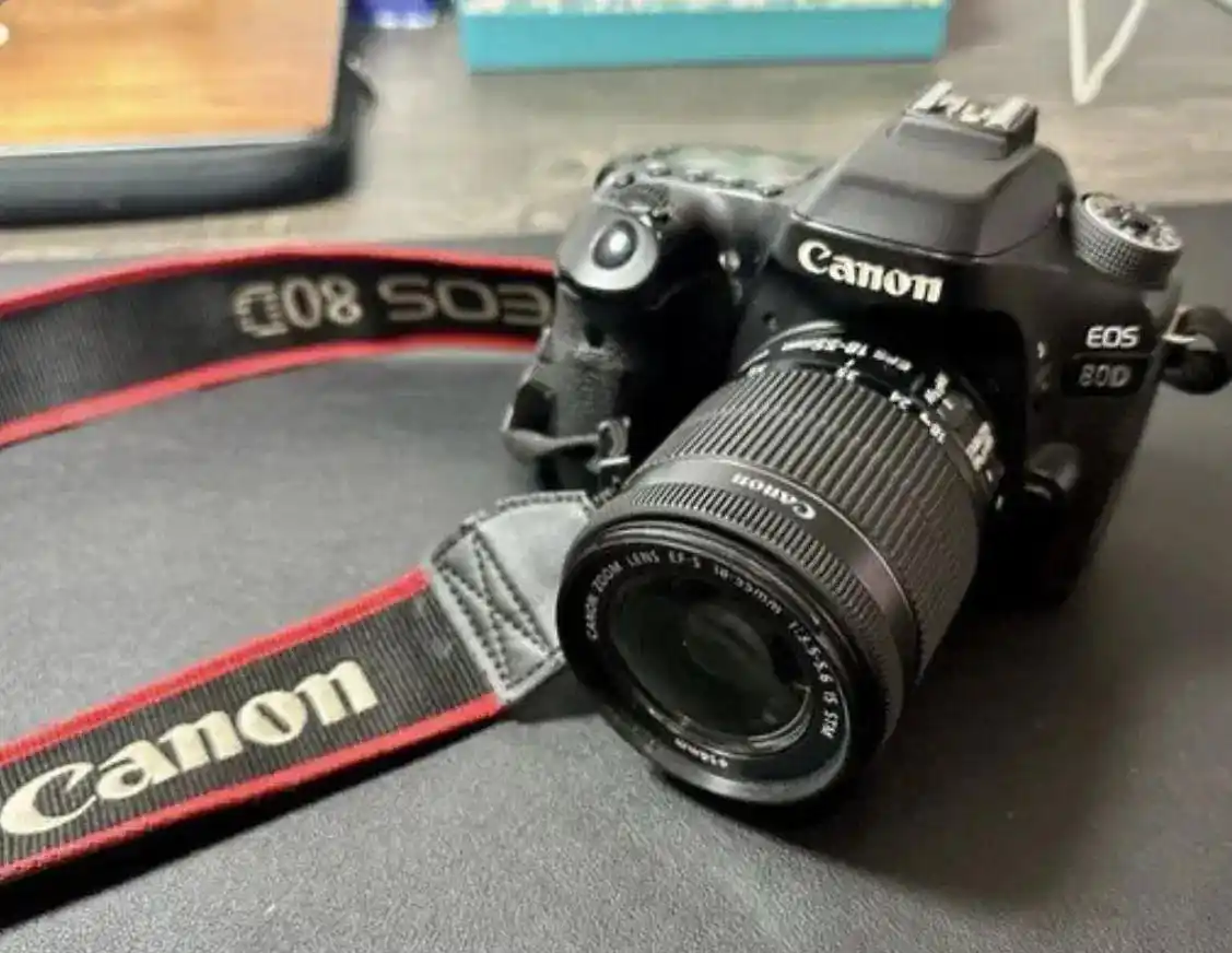 دوربین کنون Canon EOS 80D DSLR دست دو