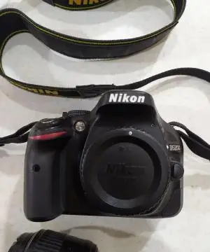 دوربین عکاسی نیکون 5200d دست دوم