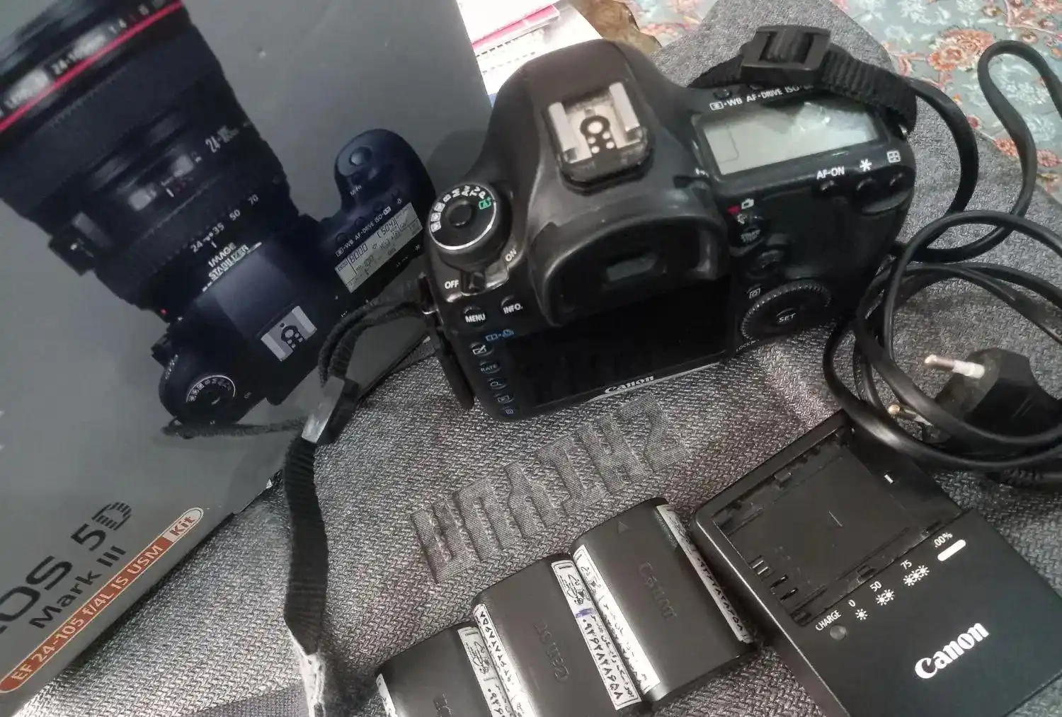 دوربین مارک۳  5d دست دو