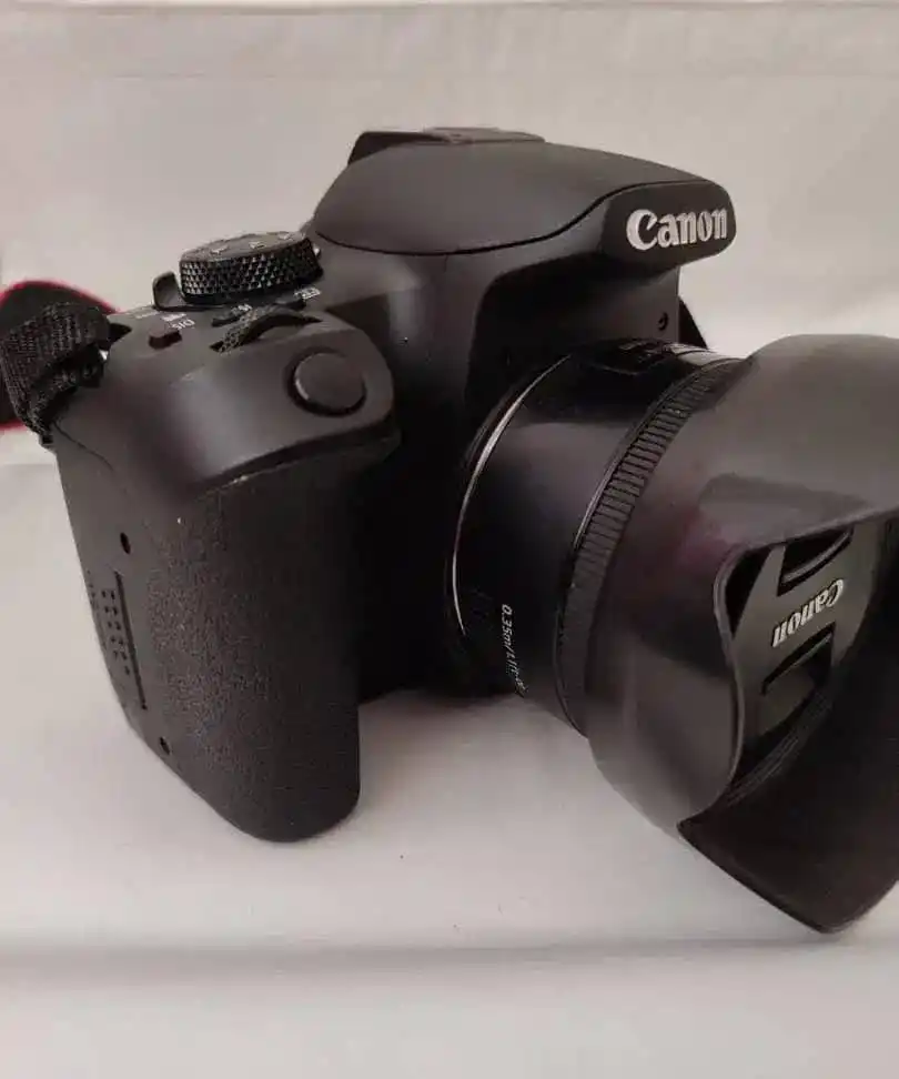 دوربین حرفه ای دست دو