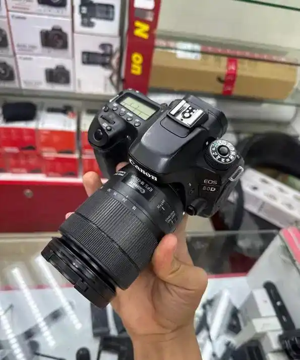 دوربین کارکرده کانن Canon 80d 18-135 دست دو