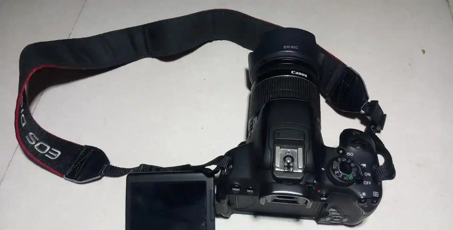 دوربین کنون 700d دست دو