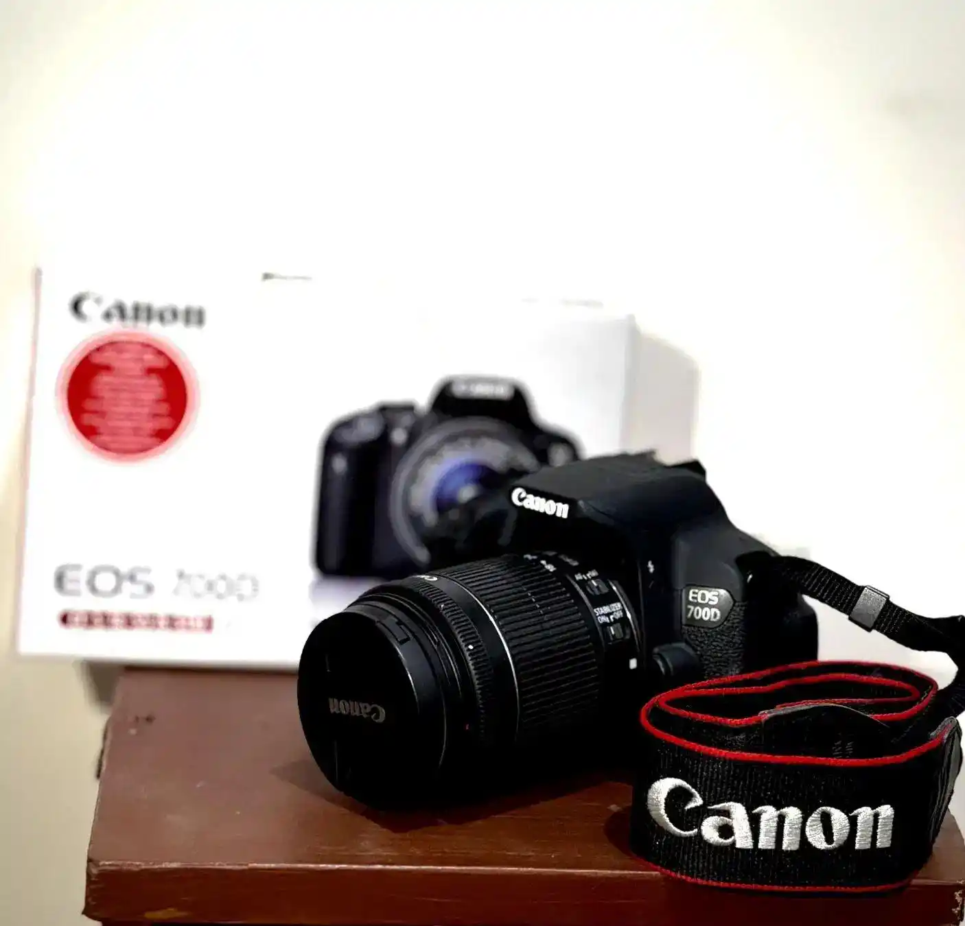 دوربین canon 700d درحد نو دست دو
