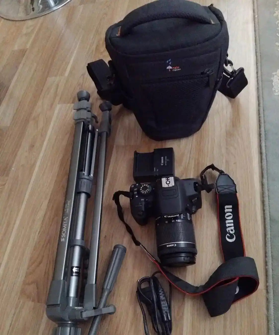 دوربین Canon 700D دست دو