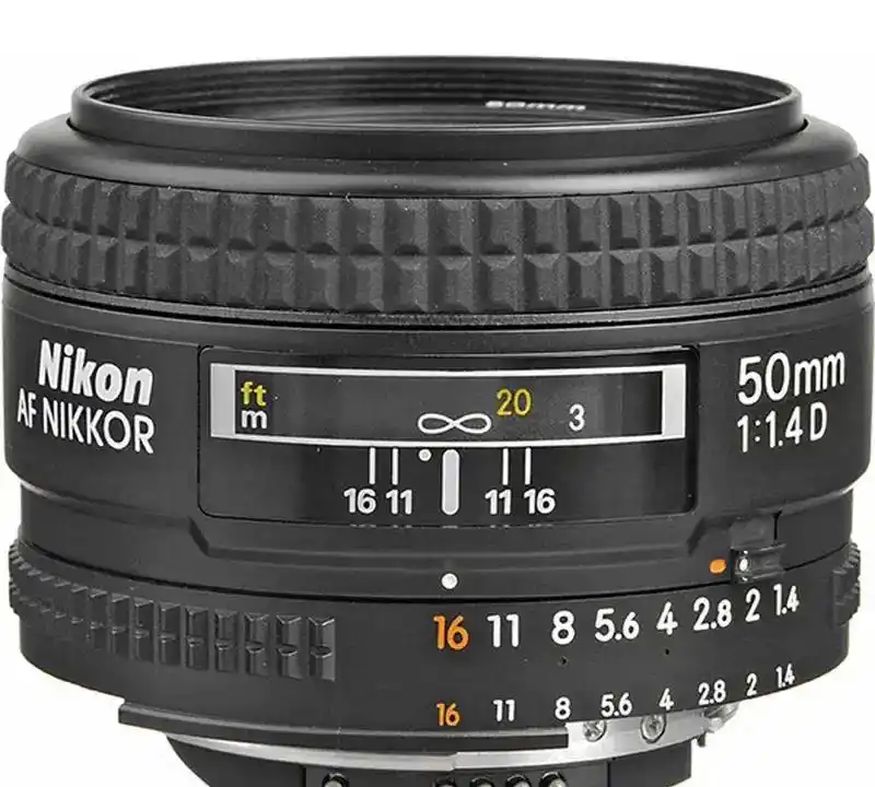لنز نیکونf1.4.    50mm دست دو
