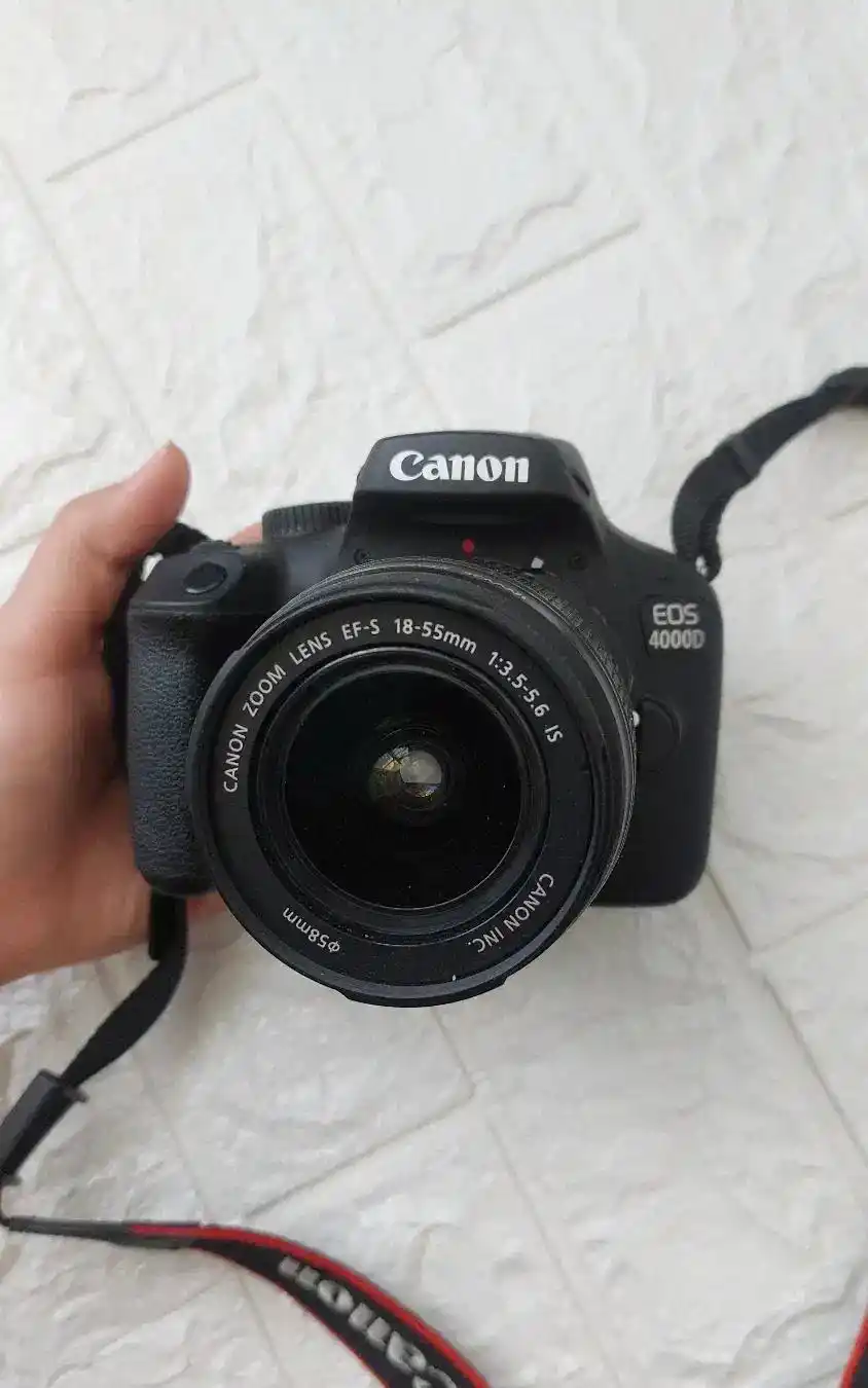 دوربین canon 4000D دست دو