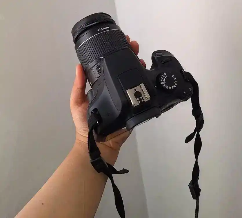 دوربین حرفه ای کنون 4000D دست دو