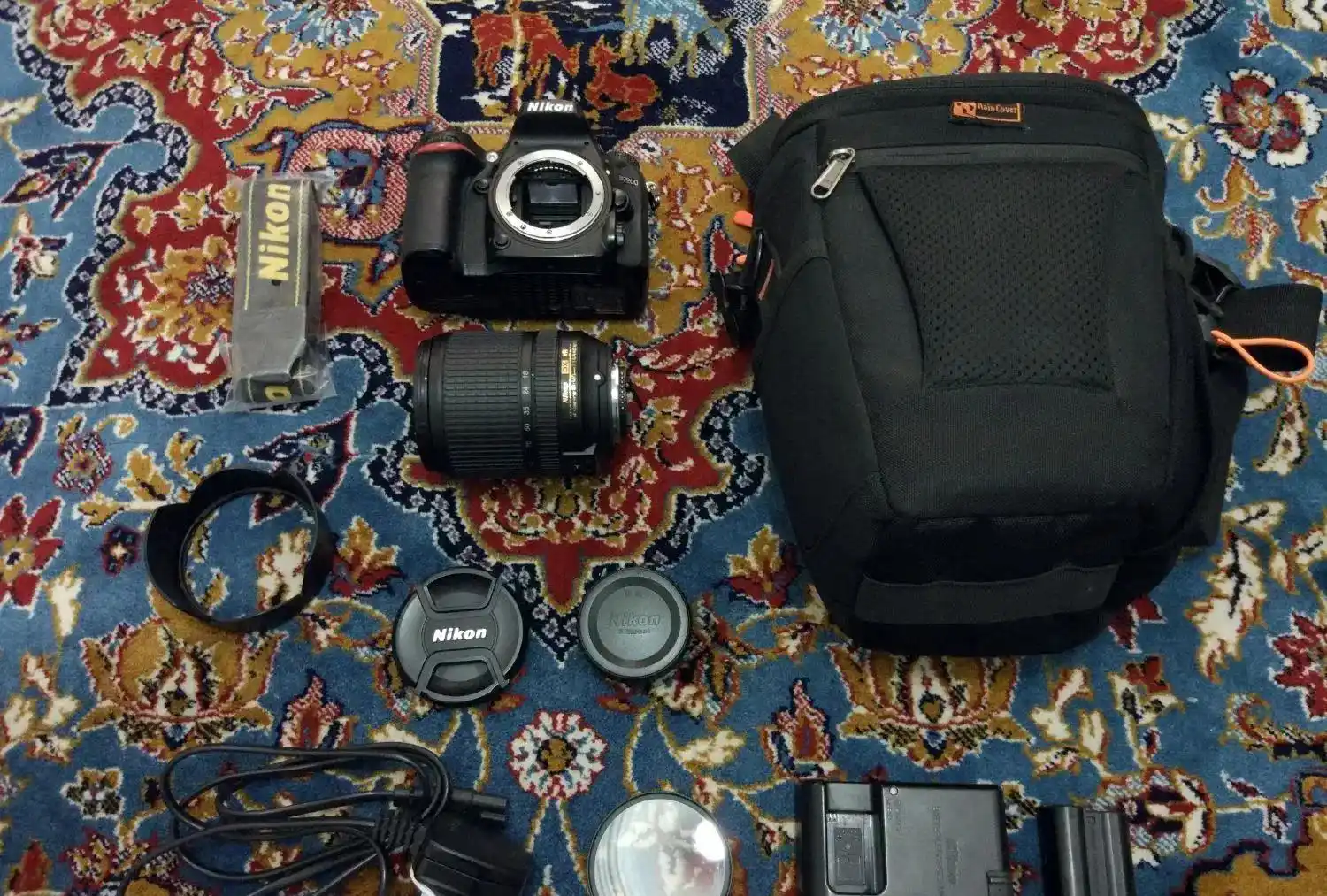 فروش دوربین نیکون Nikon d7200 + lens 18-140 mm دست دو