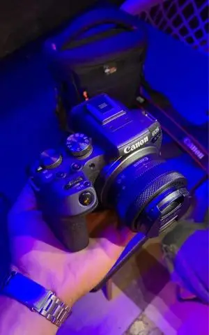 دوربین کنون r10 ، فوق العاده تمیز دست دوم