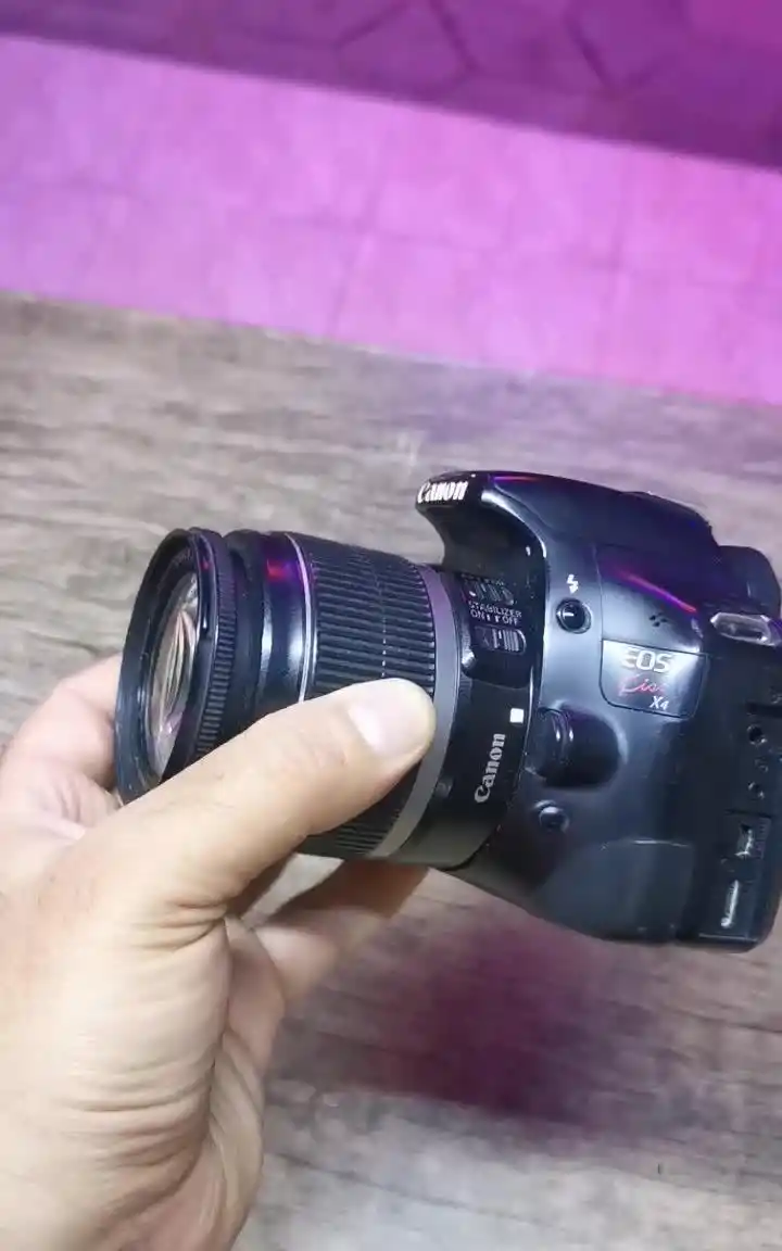 دوربین کنون 550d دست دو