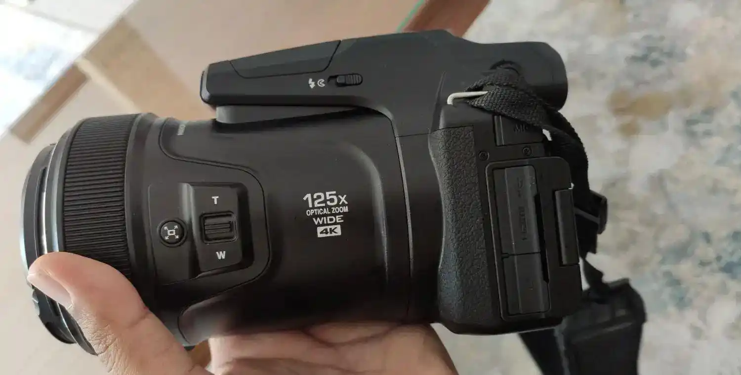 nikon p1000 دست دو