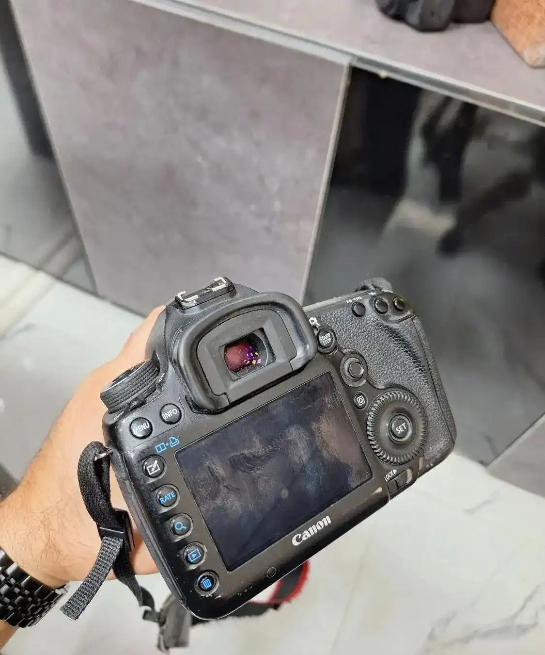 دوربین 5D mark 3 با لنز 24-70 تامرون دست دو