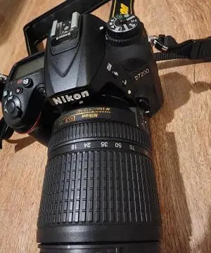 دوربین d7200 با لنز 18_200 دست دوم