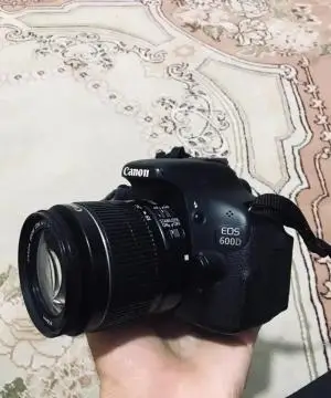 دوربین کانن 600D دست دوم