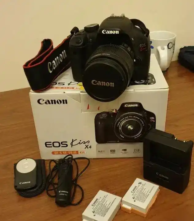 دوربین کانن EOS X4 (550D) دست دو