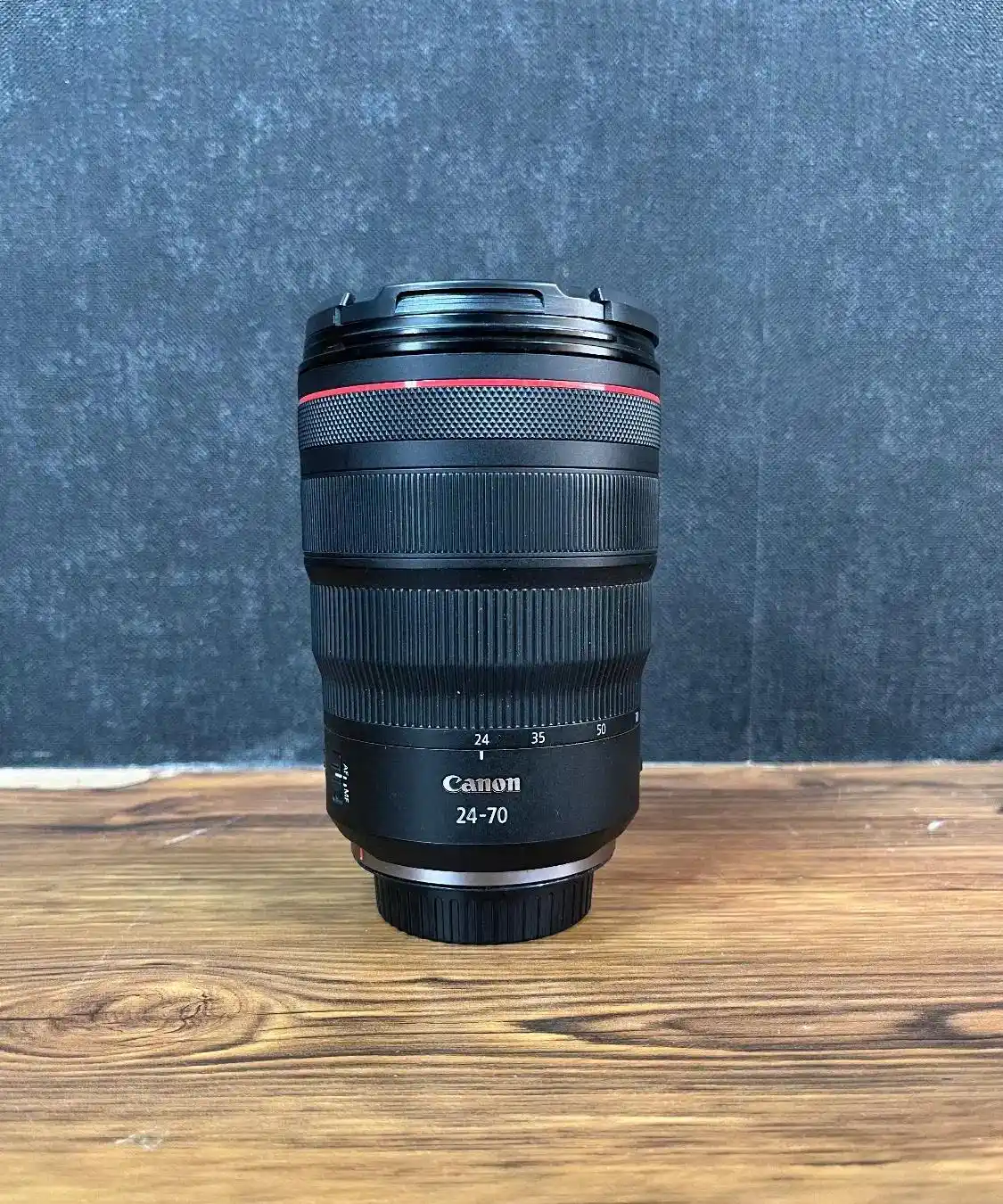 لنز کنون RF 24-70mm F2.8L دست دو
