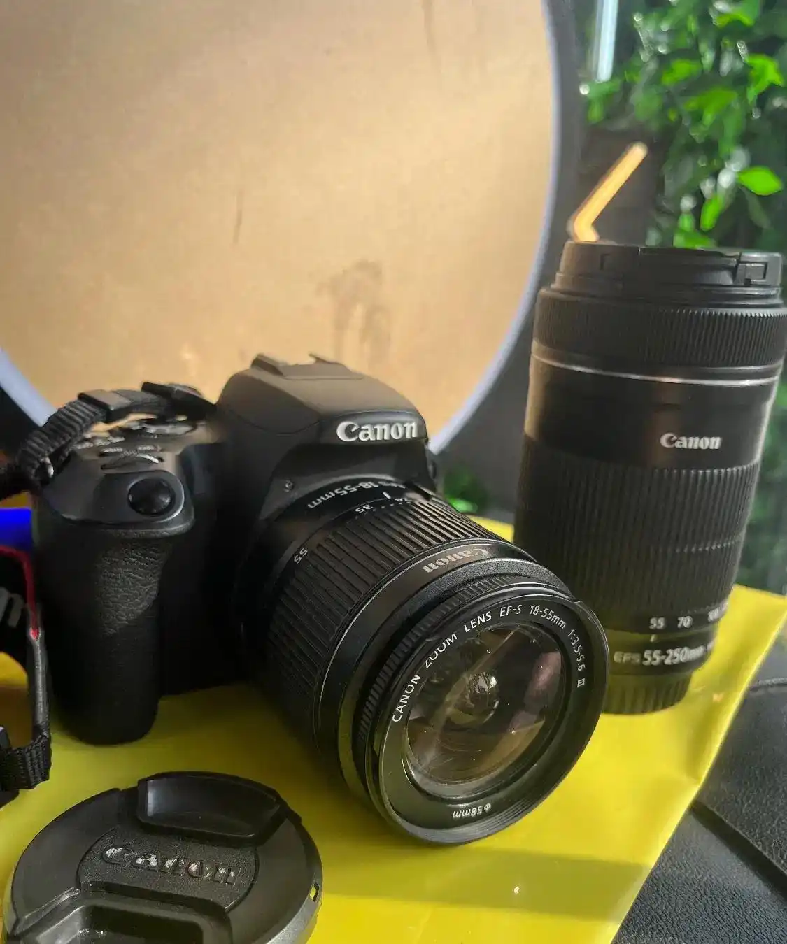 دوربین ۲۰۰d کنون دست دو