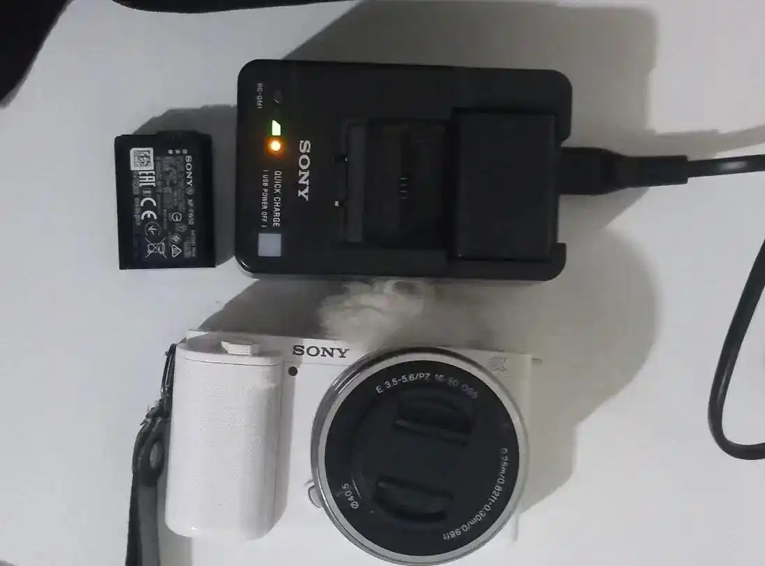 Sony zv e 10 دست دو