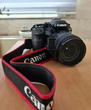 دوربین کانن 80D با لنز 55-18 دست دوم