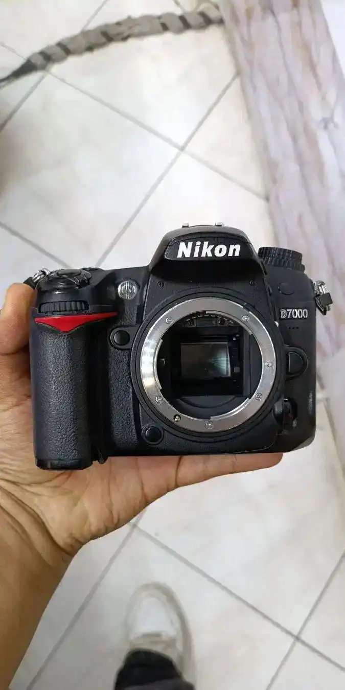 دوربین nikon d7000 دست دو