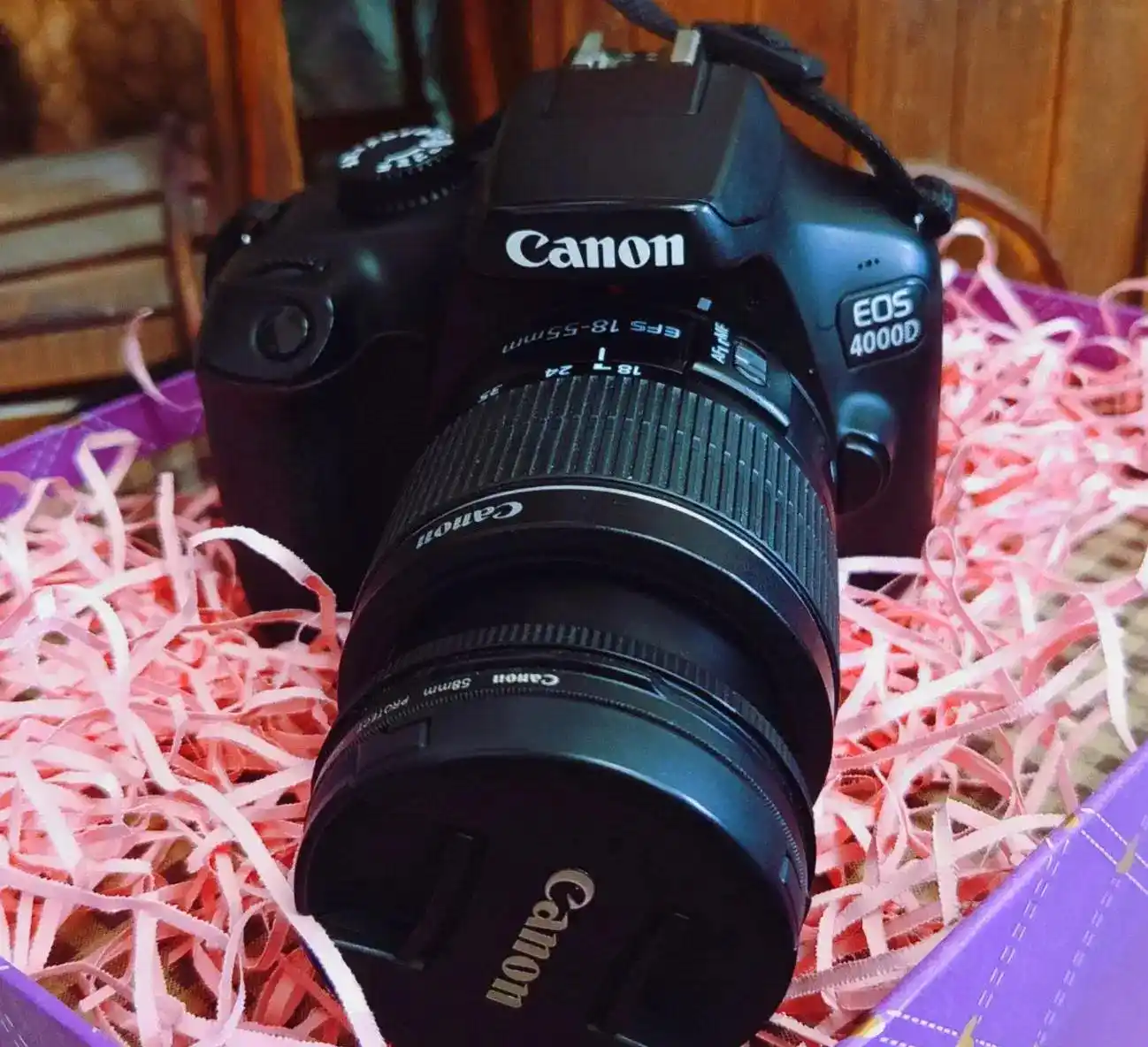 دوربین عکاسیcanon4000D دست دو