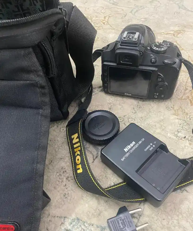 دوربین D3400 nikon دست دو