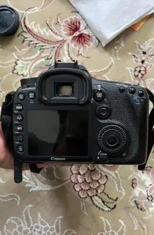دوربین Canon  7D به همرا لنز دست دوم