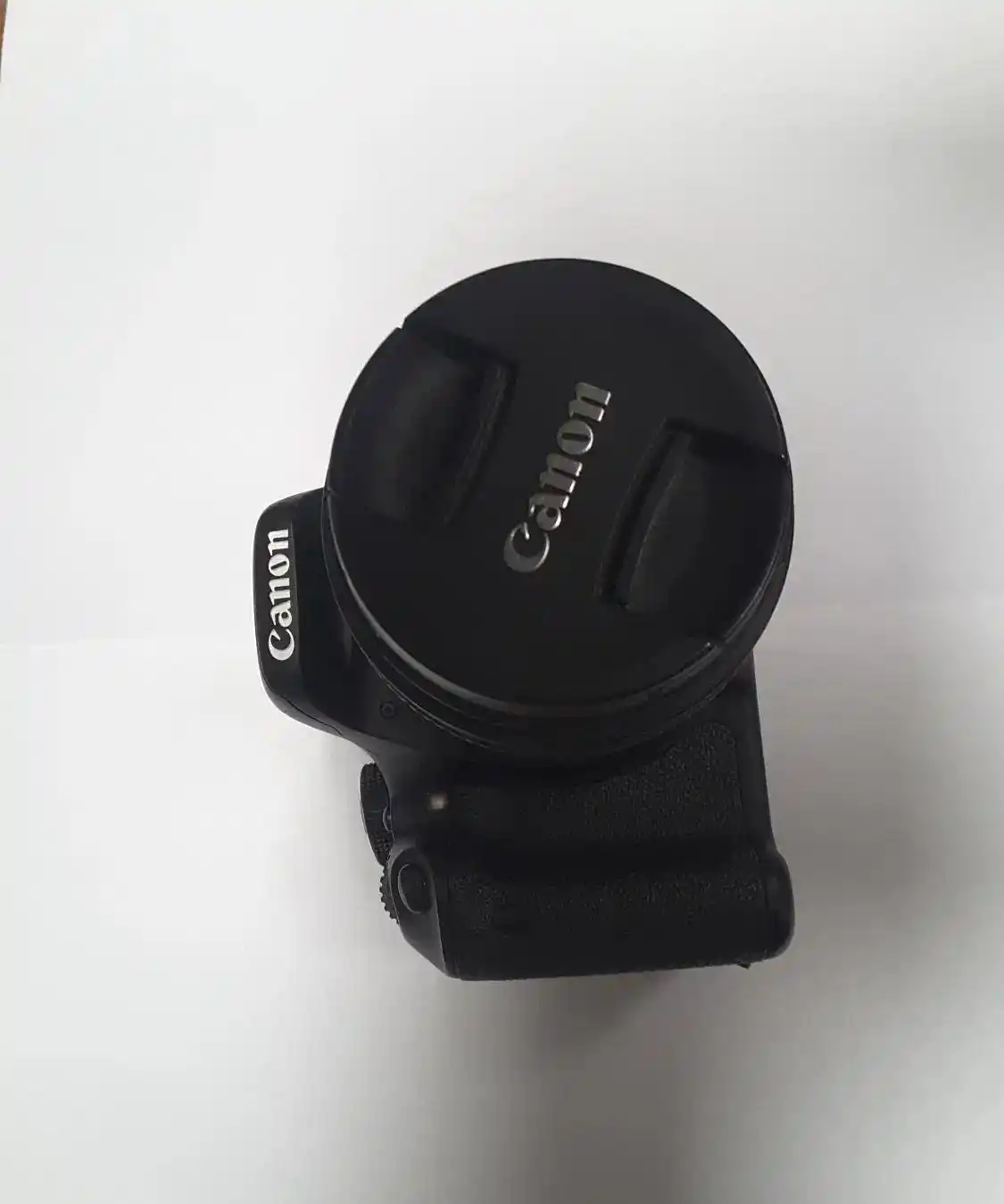 دوربین کانن EOS 600 D دست دو