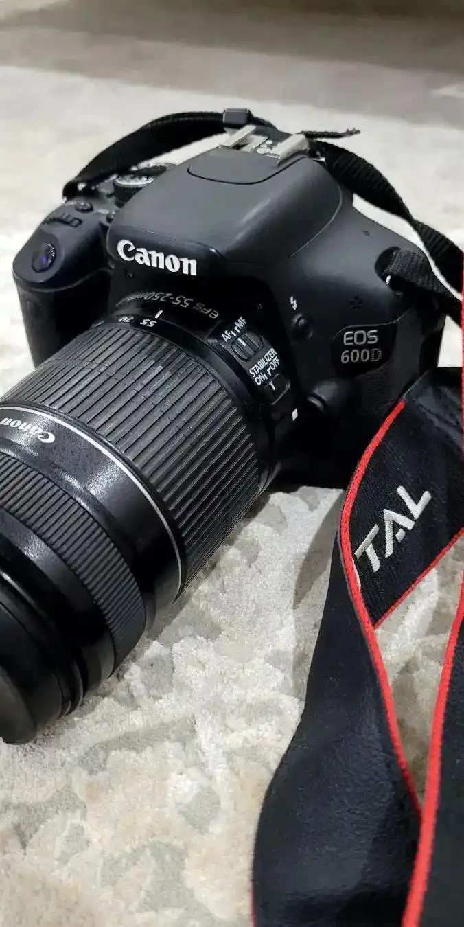 دوربین d600 کانن دست دو