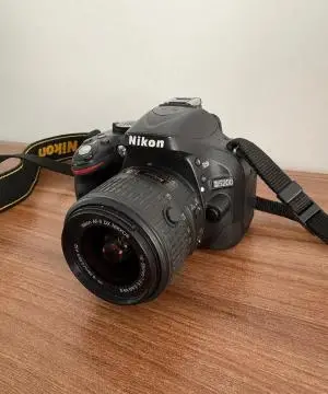 دوربینNikon D5200 دست دوم