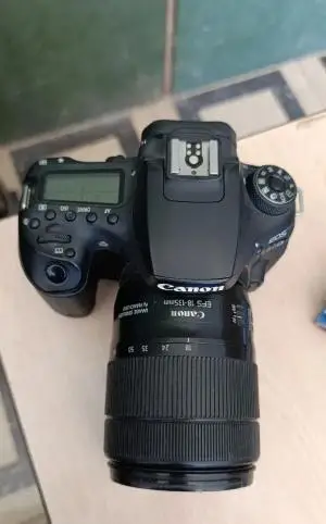 فروش فوری دوربین canon 90 D کنون نود دی دست دوم